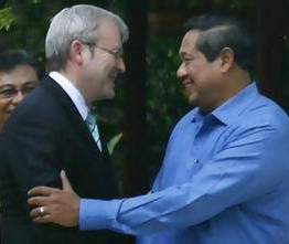 Submissive Rudd with Yudhoyono, 'done like a dinner!'