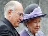 War criminal John Howard with the Queen