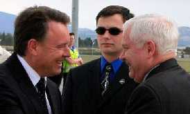 Joel Fitzgibbon greets Bob Gates